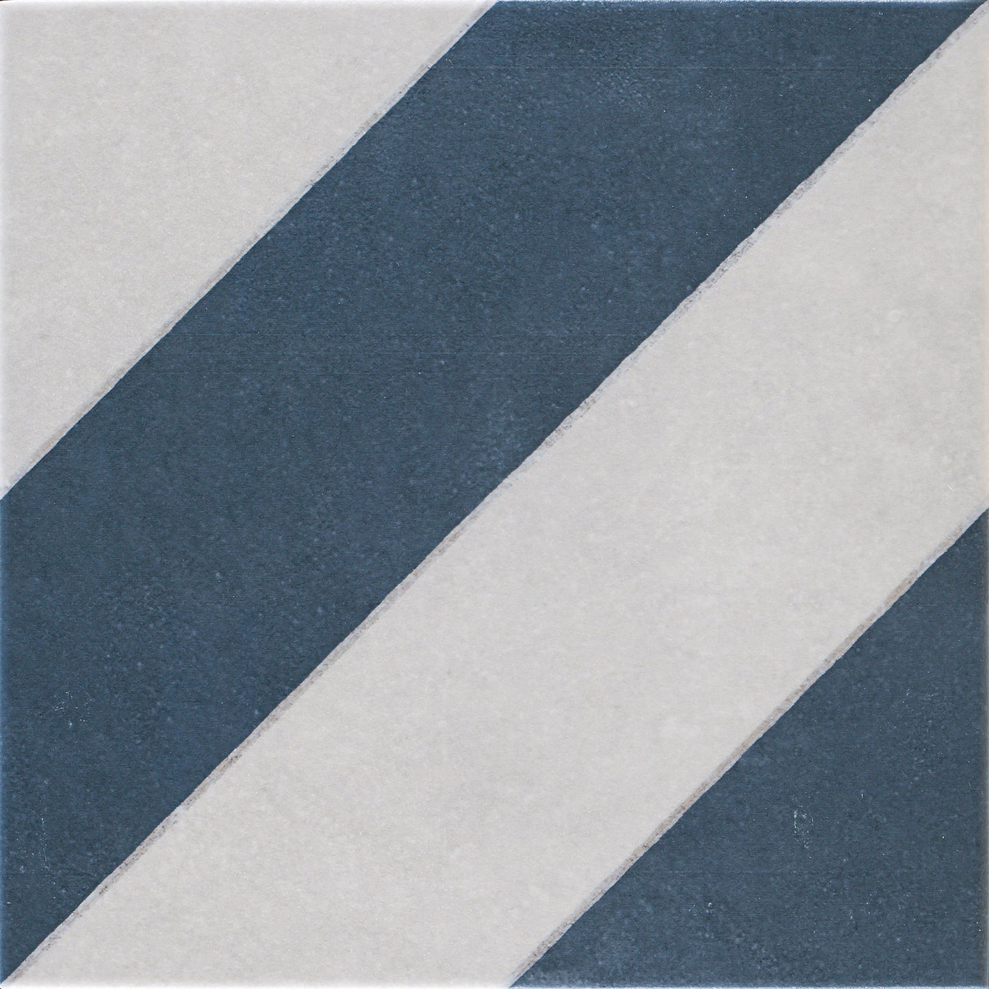 Diagonals Diamond 22.3x22.3cm